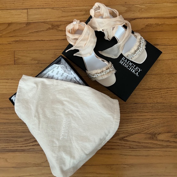 NEW in box BADGLEY MISCHKA Satin Printed Slingback Sandals 9.5 - Picture 3 of 7